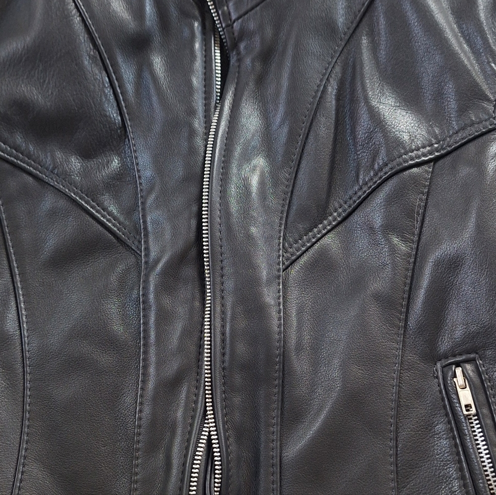 Leather jacket - Picture 3 of 3